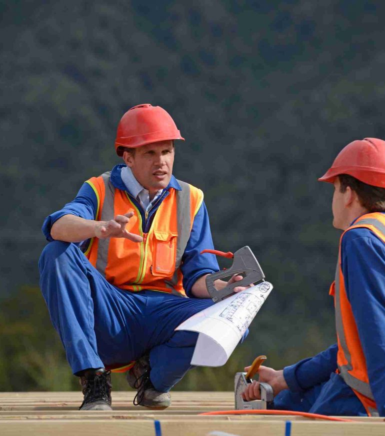 Greymouth,,New,Zealand,,December,21,,2014:two,Unidentified,Electricians,Discuss,The